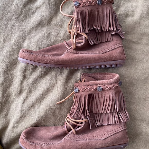Minnetonka Double Fringe Moccasin Dusty Brown 8 - Picture 5 of 5